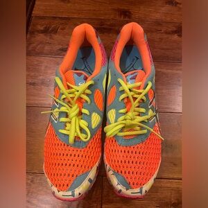 NWOT Men's Rare Asics Gel Noosa Tri 7 Size 9.5